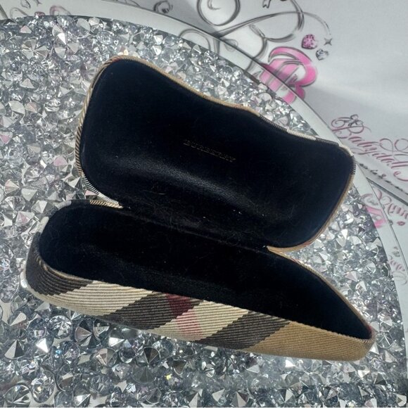Burberry sunglasses case nova check print tan Plaid Women\'s Sunglasses Case main image 4